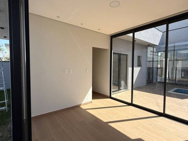 Locação em Vale dos Cristais - Taubaté