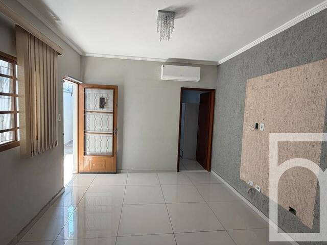 #139LR - Casa para Venda em Taubaté - SP - 2